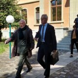 Eloi rossier (à dte) et son avocat à la sortie du tribunal